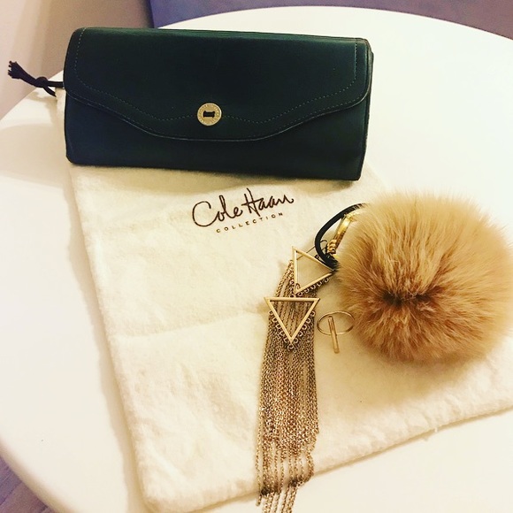 Cole Haan Handbags - Cole Haan Genuine Leather Continental Wallet